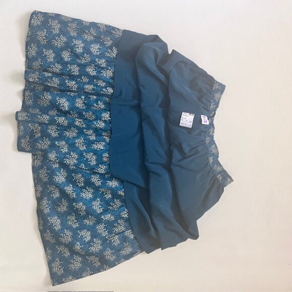 Anna Sui and Uniqlo -  Green and cream long skirt floral patterns - Picture 3 of 15